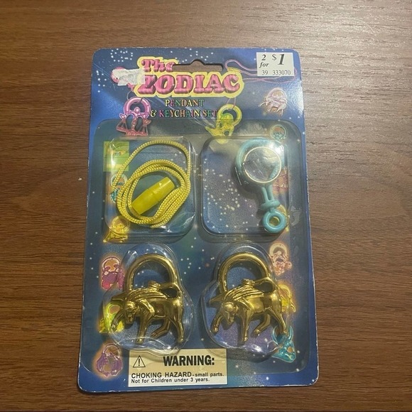 The Zodiac Pendant and Keychain set Vintage toy - Picture 3 of 7